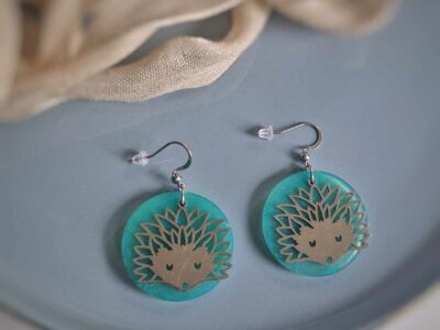 Silberne Edelstahl Igel mit türkisem transparenten Kreis-Ohrring - Tierschutz