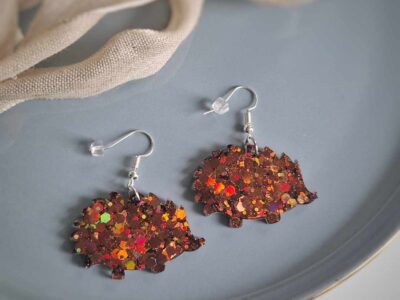 Braune Glitzer-Igel-Ohrringe