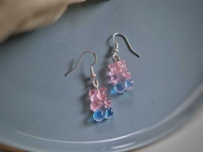 Gummibären-Ohrringe in rosa-blau-transparent.