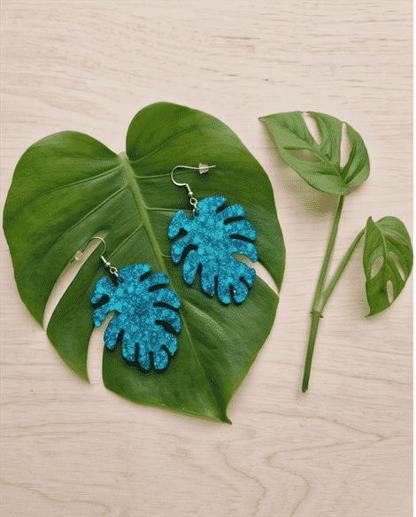 Ohrringe "Türkises Monstera-Blatt" – Bild 4