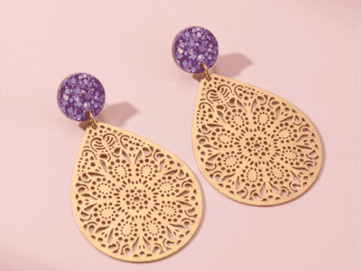 Orient-Ohrringe in Rosegold mit handgefertigten lila Glitzer-Ohrstecker