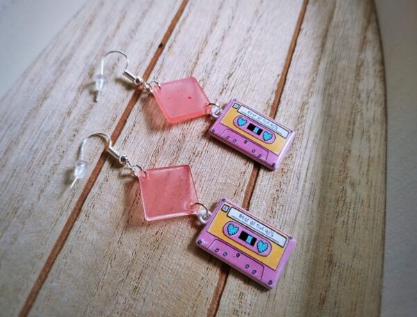 1980er Jahre Kassetten Ohrringe in Pink und Rosa